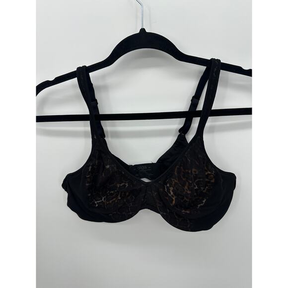 Olga Womens Black Cheetah Minimizer Underwire Bra Size 36C Sexy Romantic - Picture 1 of 5